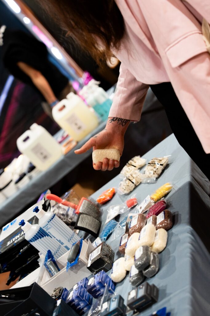 Accessori per toelettatura in esposizione al Trade Show
